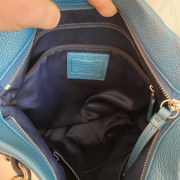 ๐๐ BOGO 1/2 OFF ๐๐  Absolutely Beautiful Blue Coach Shoulder Bag - Picture 3 of 4